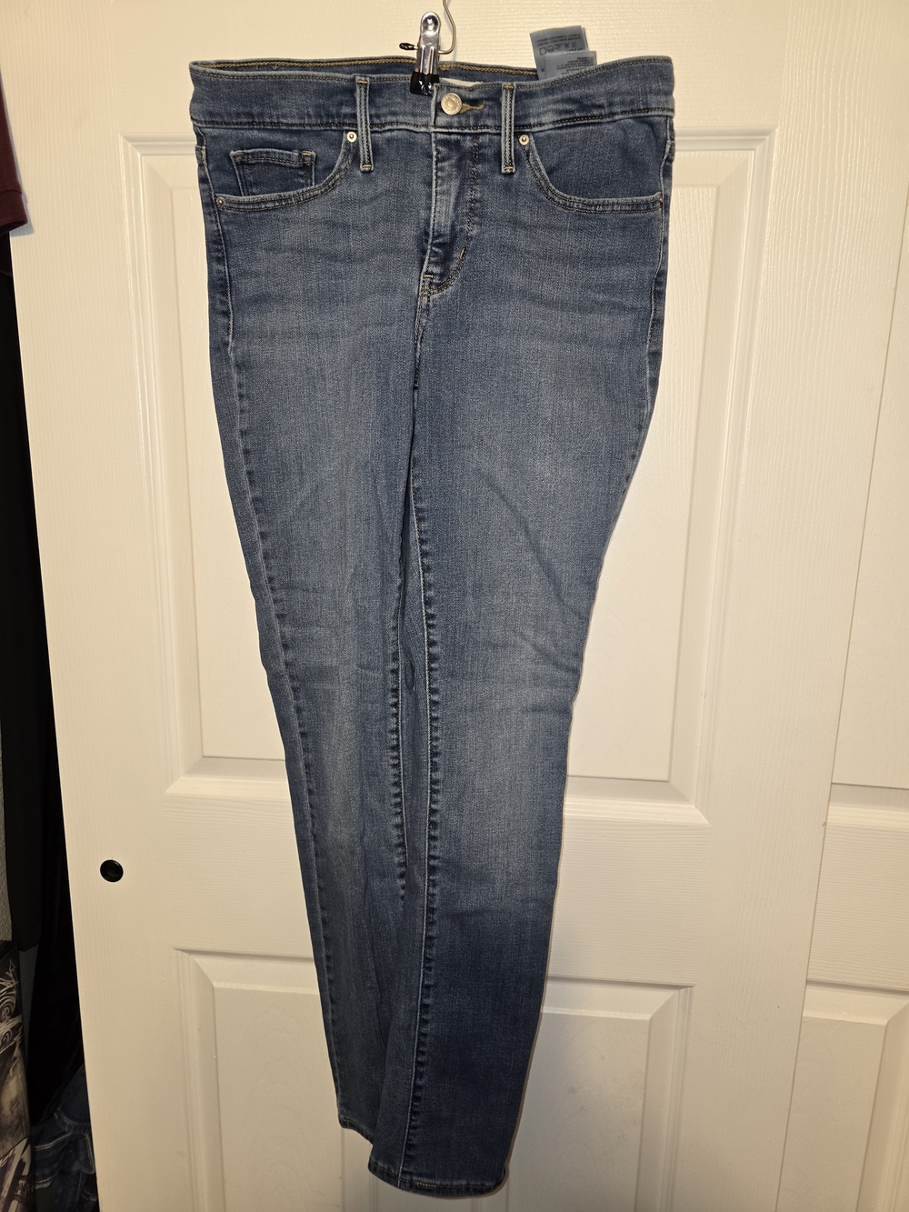 Levi's Women's Skinny Jeans in Medium Blue
